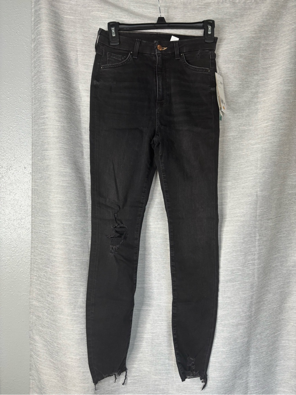 H&M Black Skinny High-Rise Jeans with Distressed Knees